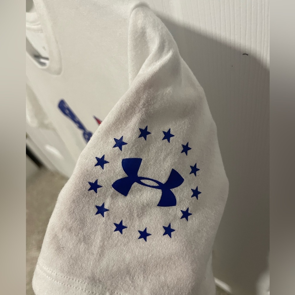 Unisex Under Armor T-shirt